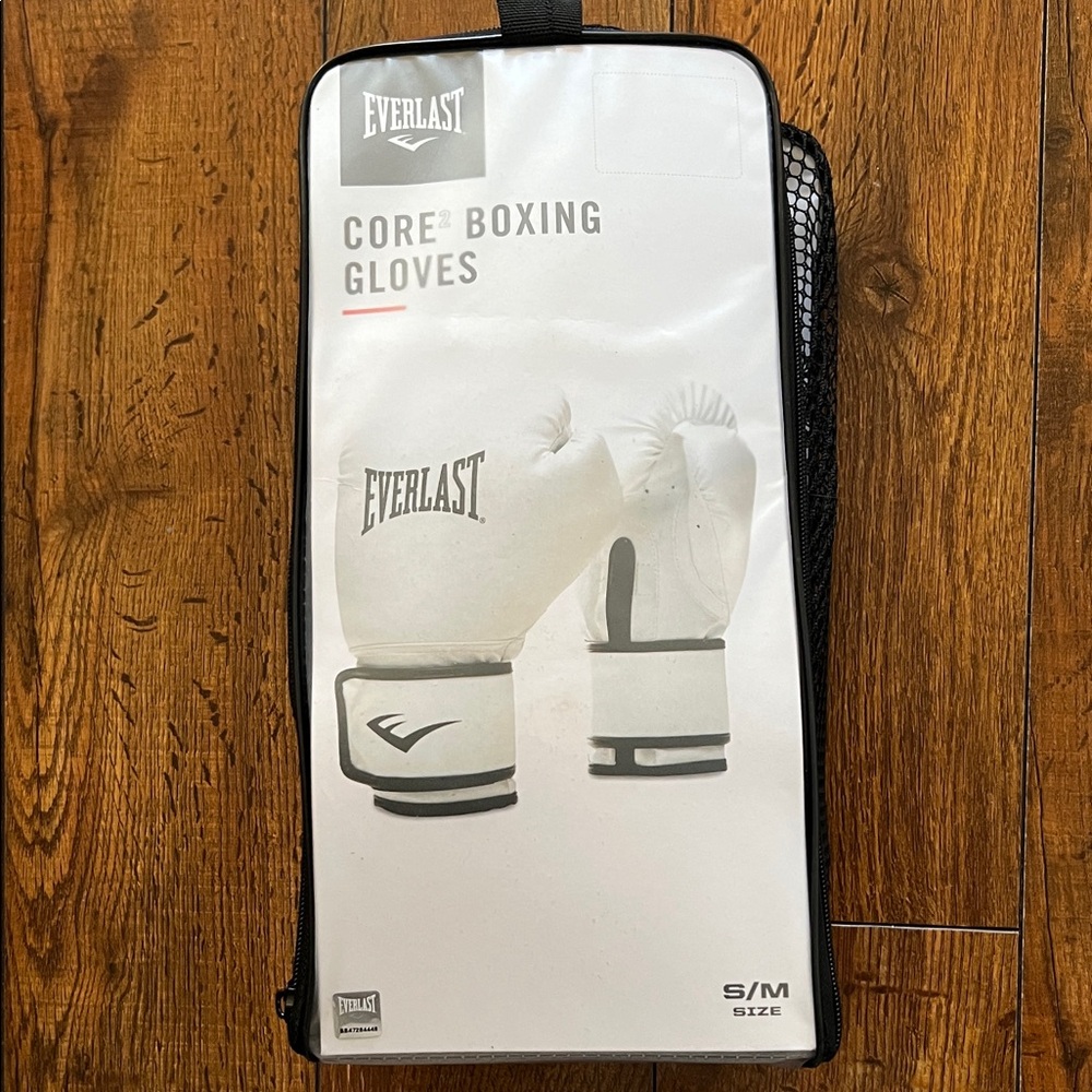 Everlast Core White Boxing Gloves View 2